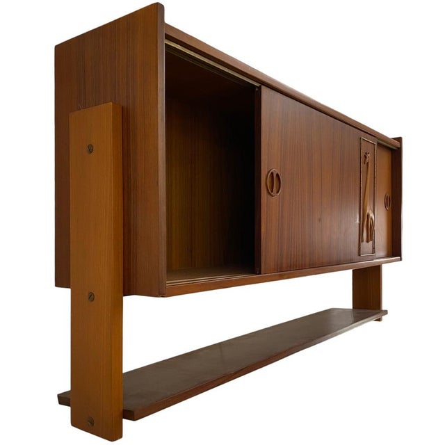 Beige Mid-Century Modern Italian Teak and Rosewood Bar Counter with Shelving and Stools, 1950s, Set of 4 For Sale - Image 8 of 15