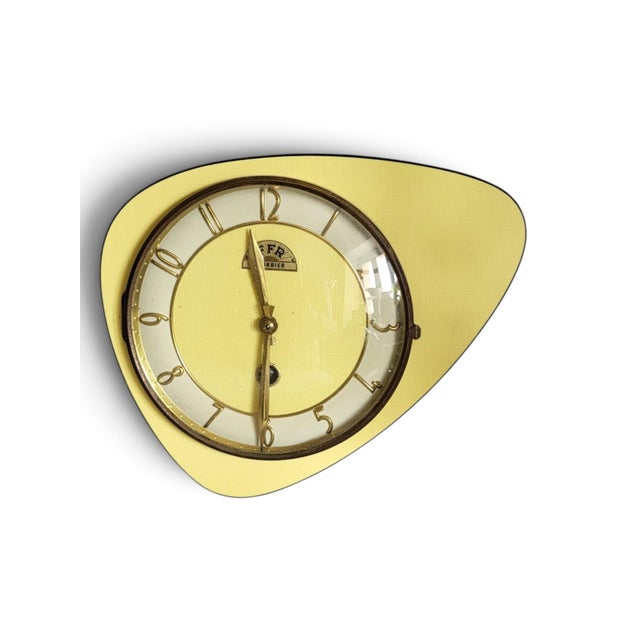 1960s Vintage Freeform Glass Wall Clock in Yellow Formica from FFR Morbier, 1950s For Sale - Image 5 of 11