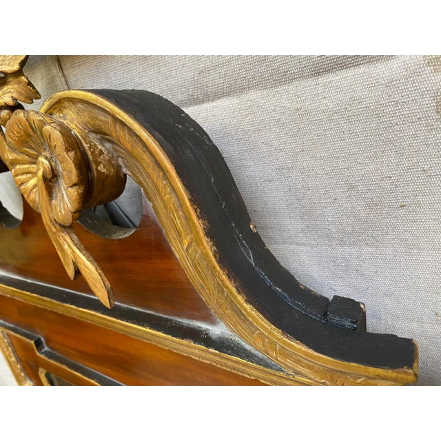 Wood 19th Century Federal Style Gilded Mahogany Wall Mirror With Phoenix Crest For Sale - Image 7 of 13