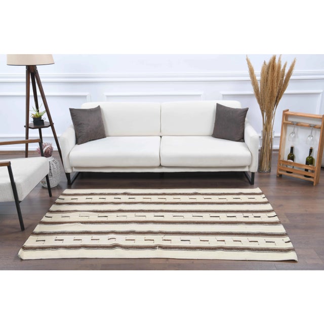 Boho Chic Vintage Turkish Oushak Handmade Wool Cotton White Kilim Area Rug For Sale - Image 3 of 11