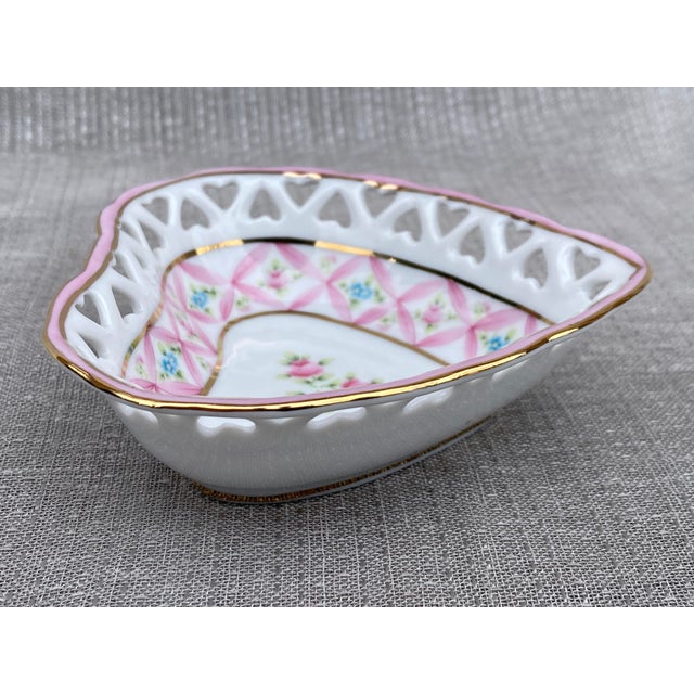 Traditional Vintage Hand Painted Reticulated Porcelain Heart Dish For Sale - Image 3 of 10