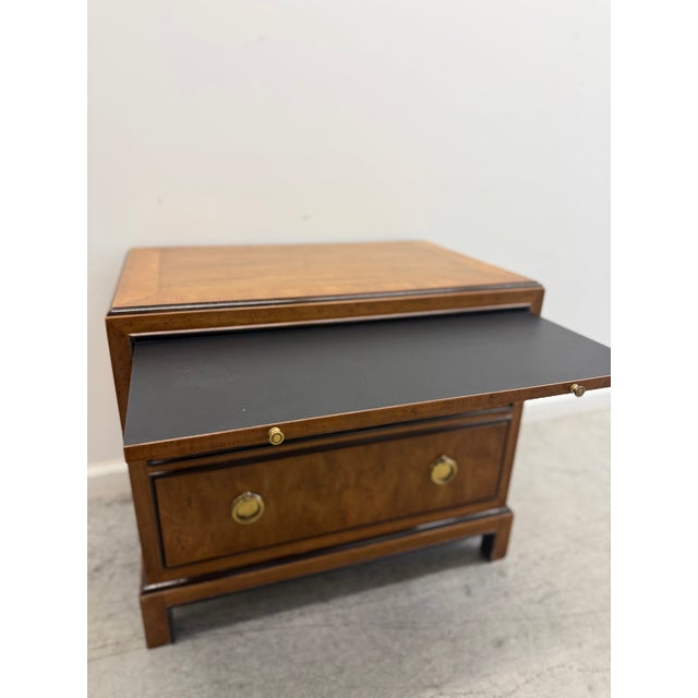 Late 20th Century Pair of Drexel Heritage Burlwood Nightstands With Brass Ring Hardware For Sale In Nashville - Image 6 of 16