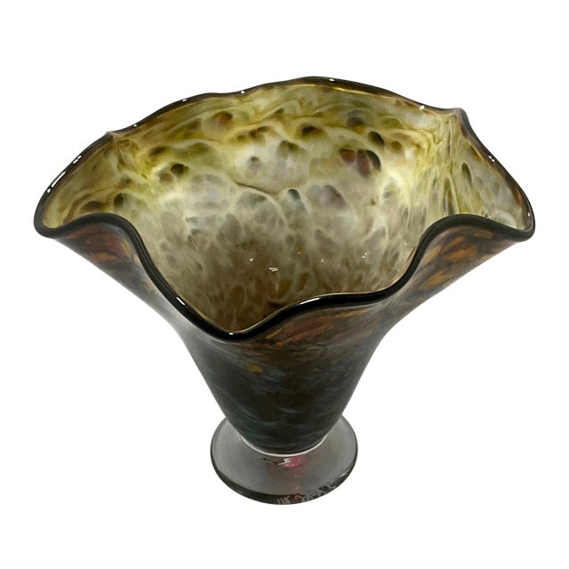 Ruffled Multi-Colored Handkerchief Vase on Pedestal Base For Sale - Image 4 of 10