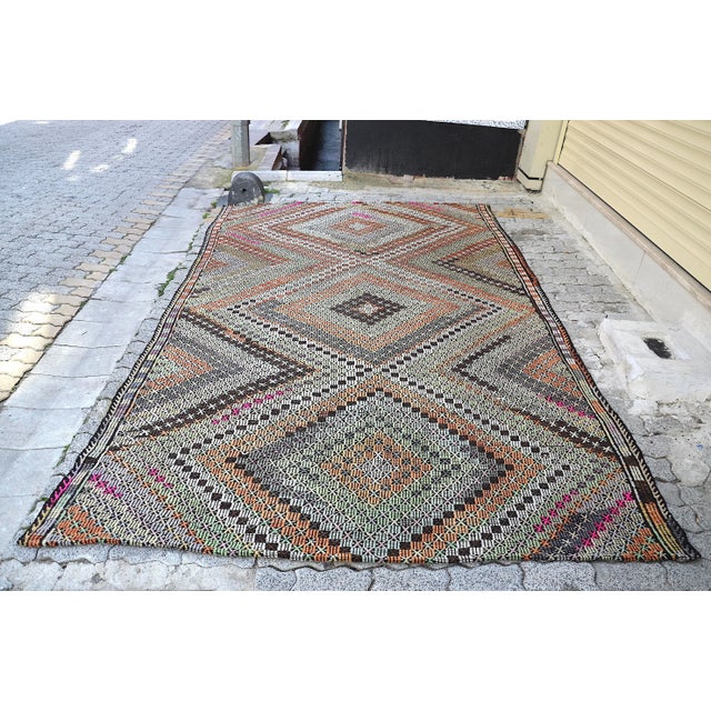 1960s Vintage Oversize Traditional Rug For Sale - Image 11 of 11