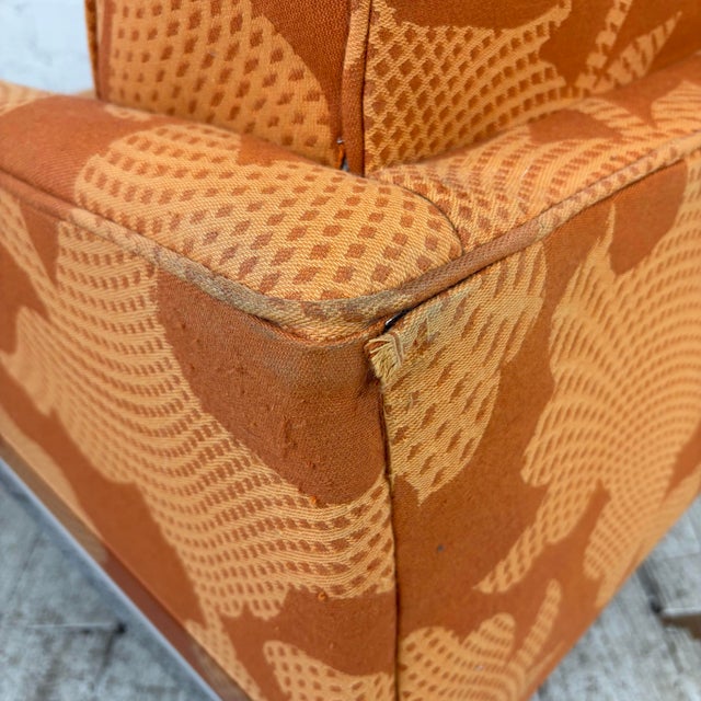 Mid Century Modern Knoll Style lounge Arm Chair. This chair features clean lines and a stlyish design with chrome legs and...