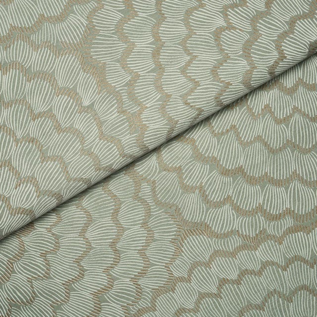 Schumacher Sample - Schumacher x Celerie Kemble Feather Bloom Sisal Wallcovering In Seaglass For Sale - Image 4 of 5