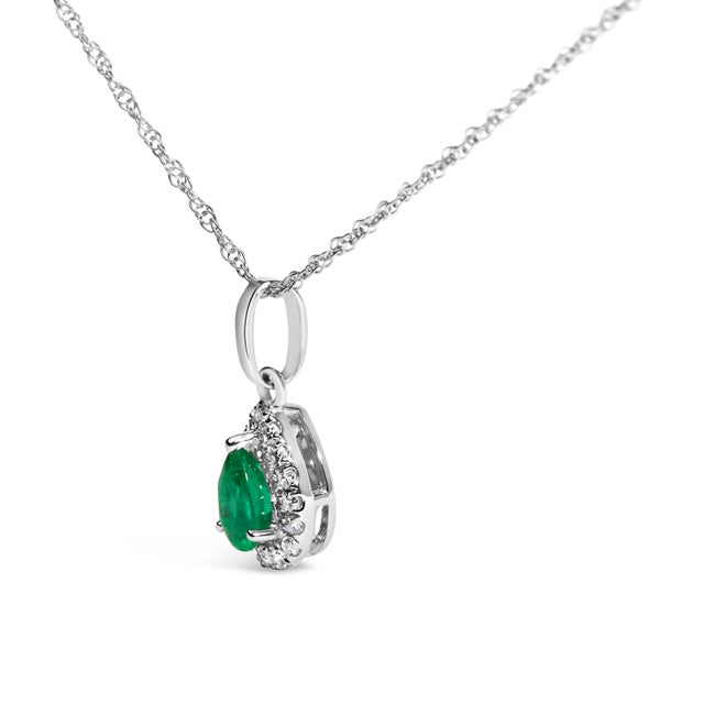 Contemporary 10K White Gold 5x3mm Green Emerald and Diamond Accent Halo Pear Shape 18" Pendant Necklace (I-J Color, I1-I2 Clarity) For Sale - Image 3 of 5