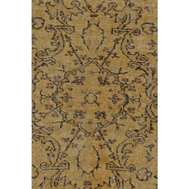 1960s 1960s Vintage Zeki Müren Rug With Medallion and Floral Pattern From Rug & Kilim For Sale - Image 5 of 7