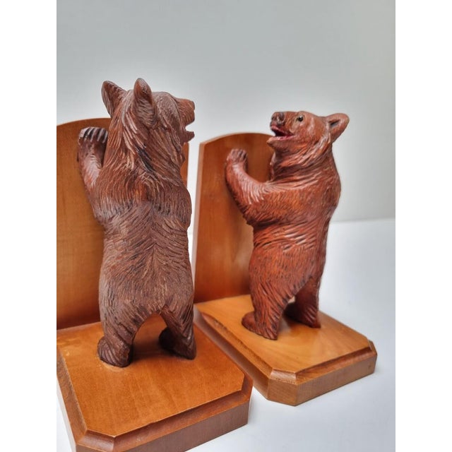 Wooden Black Forest Bookends with Hand-Carved Bears by Geschwister Sarbach, Switzerland, 1930s, Set of 2 For Sale - Image 9 of 16