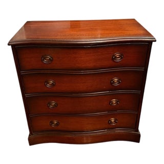 1940s Cordell Mahogany Serpentine Bachelor’s Chest Dresser or Entryway Chest For Sale