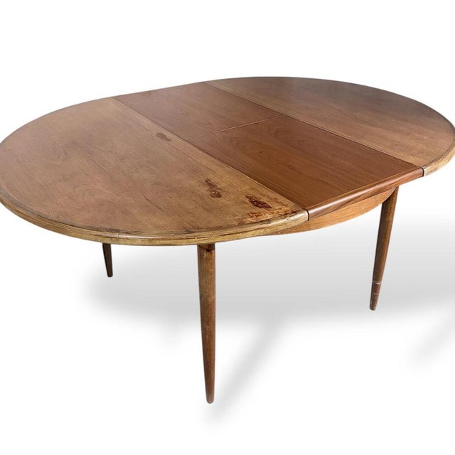 Contemporary Vintage Round Extending Dining Table in Teak from G-Plan For Sale - Image 3 of 12