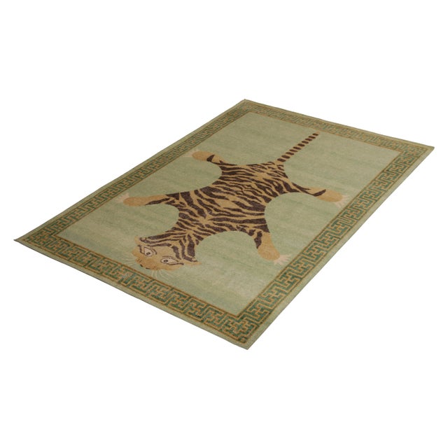 This 9x12 rug design is an exciting new addition to the Homage Collection by Rug & Kilim—an encyclopedia of styles...