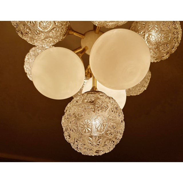 Large Italian Space Age Pendant Light in Glass, 1960s For Sale - Image 6 of 18