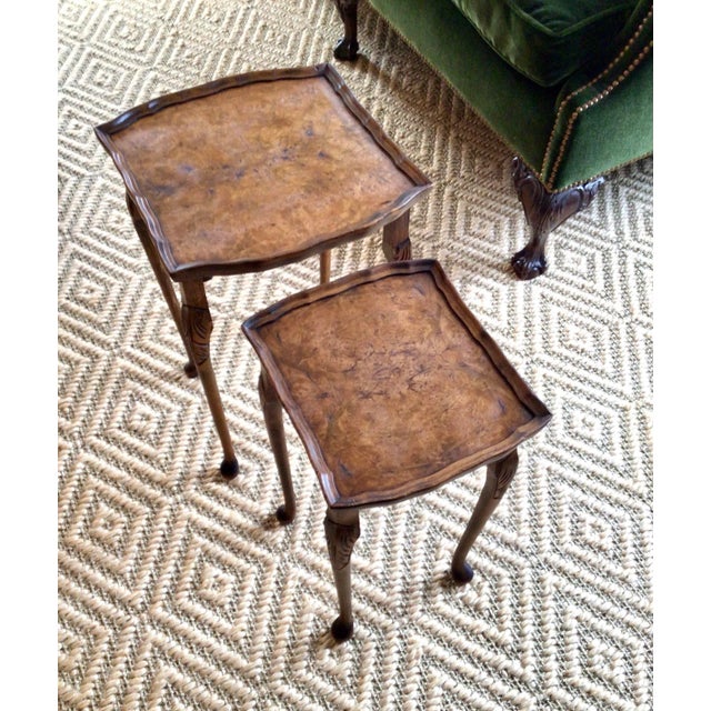Early 20th Century Pair of Antique Nesting Tables in Burled Walnut on