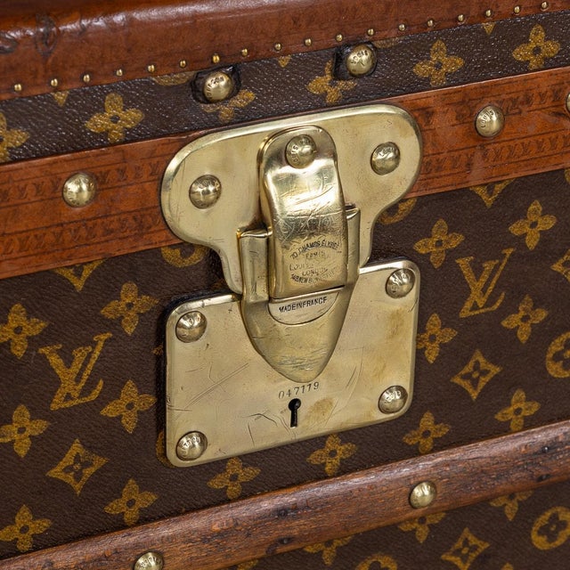 Vintage French Shoe Trunk from Louis Vuitton, 1930 For Sale - Image 17 of 18