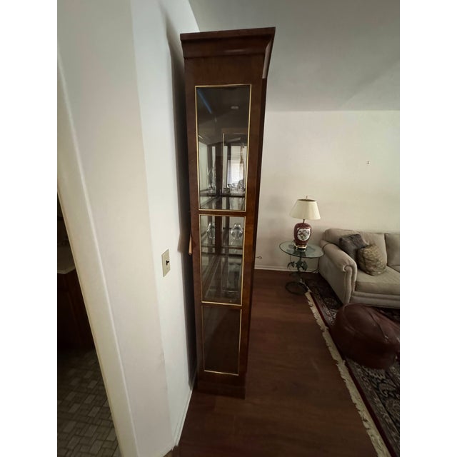 Late 20th Century Baker Furniture Collector's Edition Lighted Curio Cabinets Set of 2 Glass Door For Sale In New York - Image 6 of 11