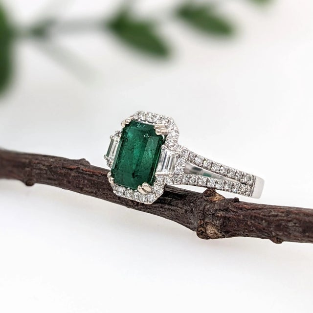 2ct Emerald Ring with Earth Mined Diamonds in Solid 14K White Gold EM 9x7mm For Sale In Columbus - Image 6 of 8