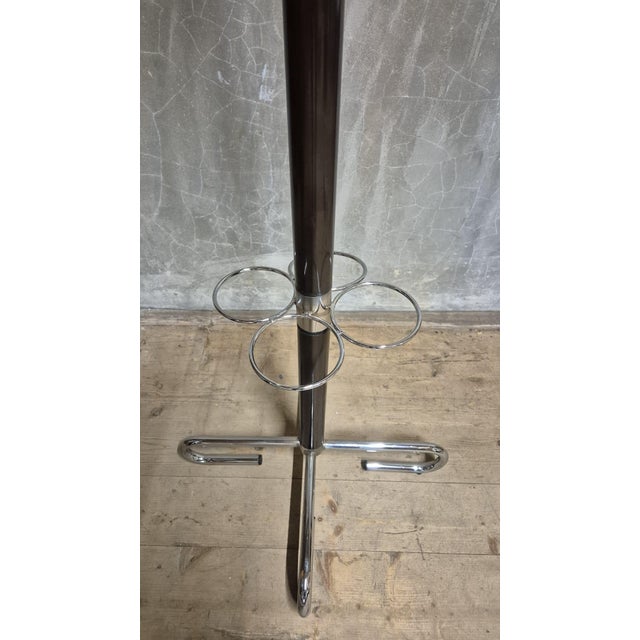 Mid-Century Modern Vintage Coat Rack with Umbrella Stand in Chrome-Plated Metal and Wood, 1940s For Sale - Image 3 of 9