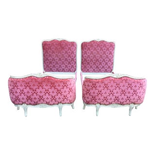 1920s Louis XV Style Twin Painted Pink Beds - a Pair For Sale