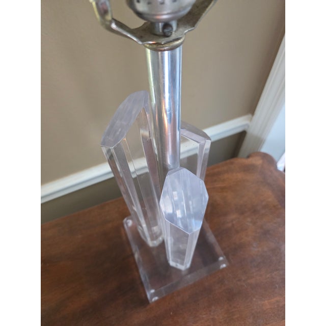 Plastic Mid 20th Century Mid-Century Modern Glacier Skyscraper Lucite Table Lamp For Sale - Image 7 of 10