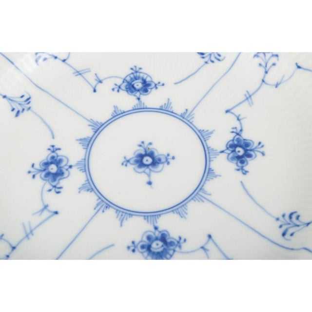 Blue Fluted Plain. Five Lunch Plates in Porcelain from Royal Copenhagen, 1950s., Set of 5 For Sale - Image 3 of 5