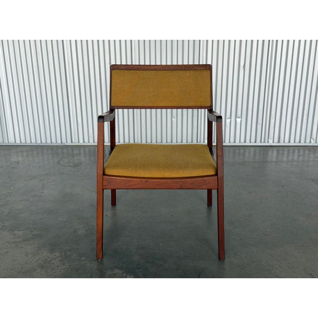 Jens Risom Playboy Chair - Model C140 - Mid Century Walnut Armchair For Sale - Image 10 of 10