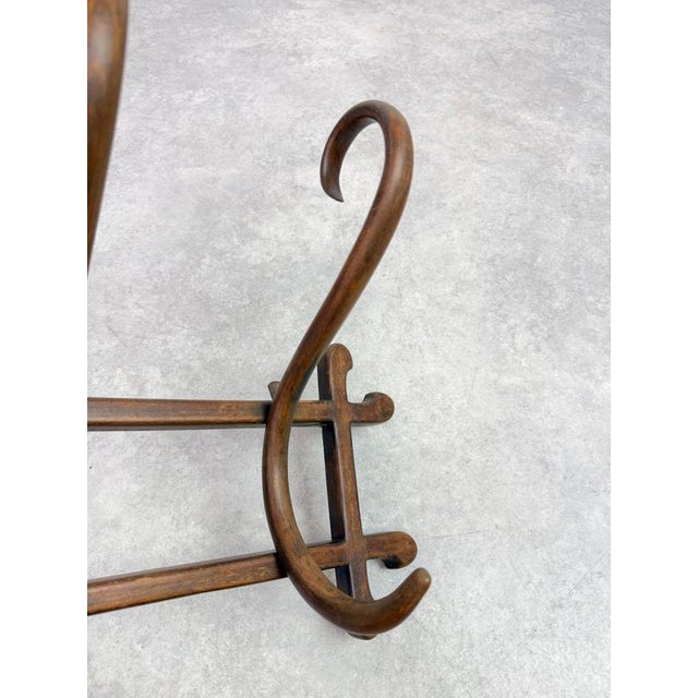 Gold Antique Bentwood No. 1 Wall-Mounted Coat Rack from Gebrüder Thonet, 1890s For Sale - Image 8 of 11