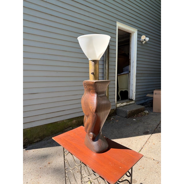 Wood Mid-Century Sculptural Wood Table Lamp, Attributed to Yasha Heifetz For Sale - Image 7 of 9