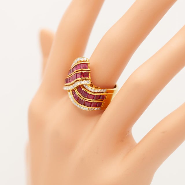Gold 1980s Vintage 18k Yellow Gold Ruby and Diamond Cocktail Ring, Size 6.5 For Sale - Image 8 of 16
