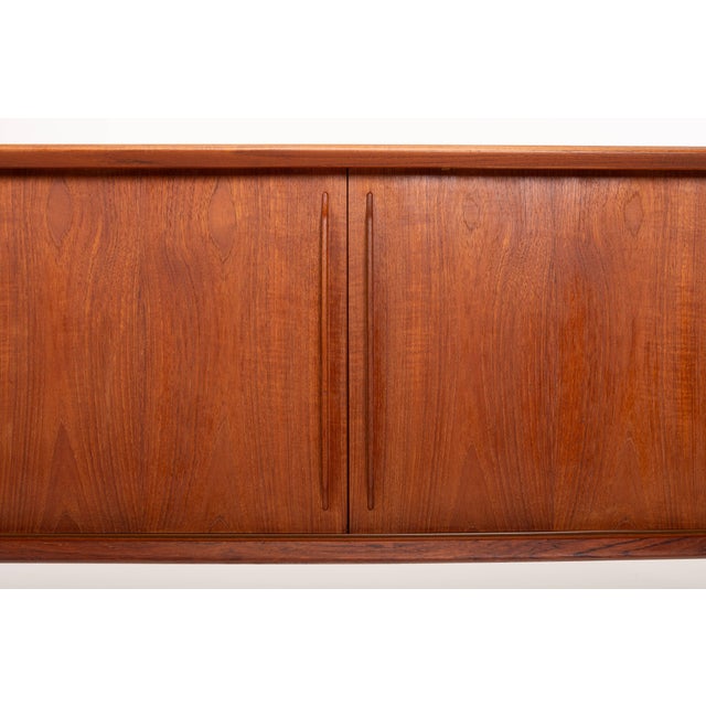 Bowed Teak Sideboard by H.P. Hansen, 1960s For Sale - Image 11 of 14