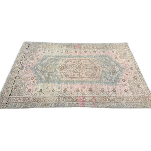 Early 20th Century Antique Malayer Medallion Rug, 4x7 | Soft Ivory, Pink-Beige & Blue For Sale - Image 5 of 5