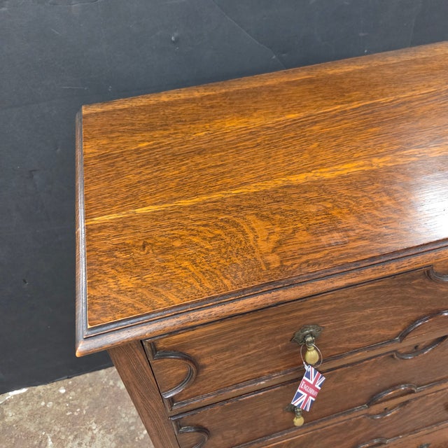 Late 19th Century Handsome Georgian Oak 4 Drawer Chest on Bun Feet With Decorative Molding Accents For Sale In Atlanta - Image 6 of 9