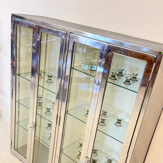Large Vintage Display Case in Stainless Steel and Glass, 1960s For Sale - Image 4 of 10