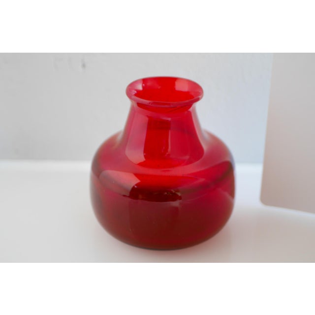 Red Glass Vase by Erik Höglund for Bodafors, 1960s For Sale - Image 11 of 12