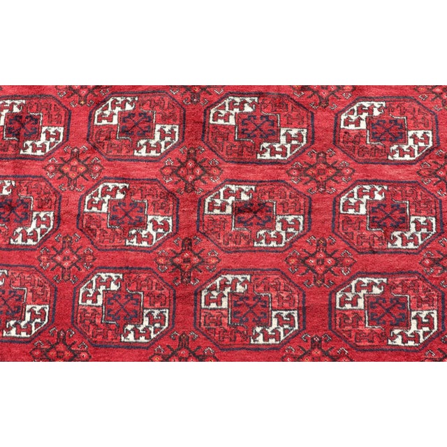 Mid 20th Century Hand-Knotted Vintage Turkomen Ersari Rug in Wool With Repeating Gul Design For Sale In Atlanta - Image 6 of 12