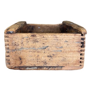 Early 20th Century Handcrafted Primitive Dovetail Wooden Storage Box For Sale