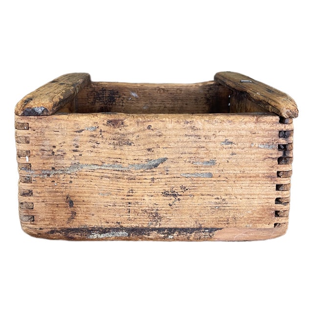 Early 20th Century Handcrafted Primitive Dovetail Wooden Storage Box For Sale