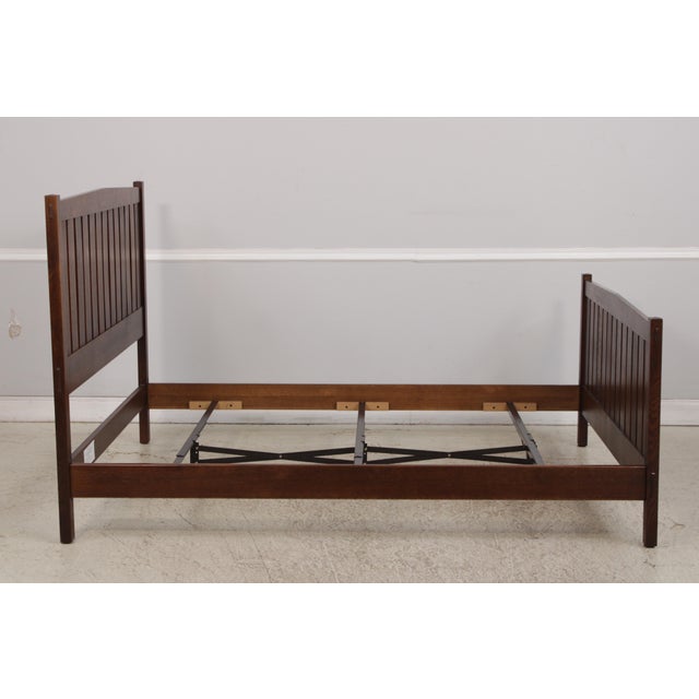 2000 - 2009 Stickley Queen Size Mission Oak Bed For Sale - Image 5 of 18