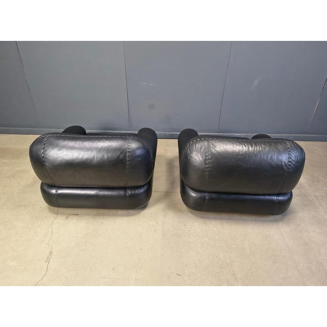 1970s Set of Black Leather Lounge Chairs by Sapporo for Mobil Girgi, 1970s, Set of 2 For Sale - Image 5 of 11