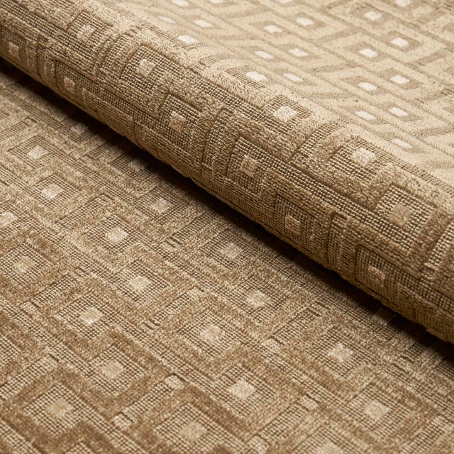 Schumacher SAMPLE - Schumacher Lalano Linen Velvet Fabric In Bronze For Sale - Image 4 of 4