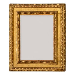 Antique Italian Frame in Carved and Gilded Wood, 1600s For Sale