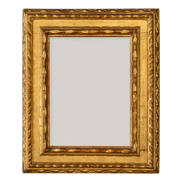 Antique Italian Frame in Carved and Gilded Wood, 1600s For Sale