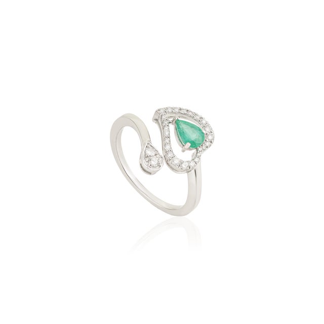 Emerald & Diamond Heart Halo Toi Et Moi Bypass Ring in 14k White Gold Size 5 For Sale - Image 4 of 17