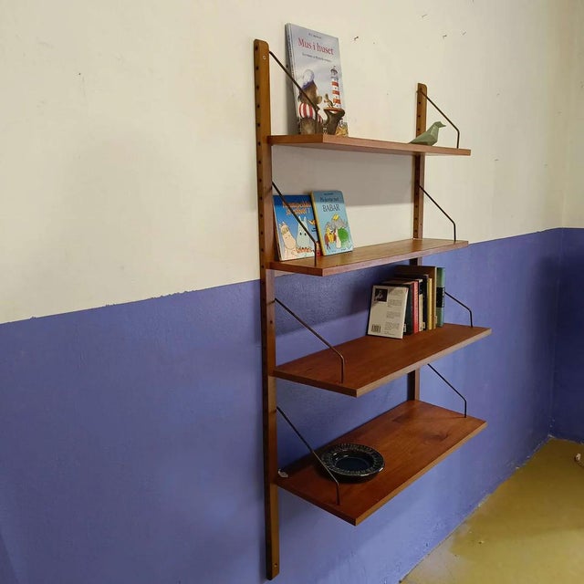 Vintage Danish Bookcase, 1960s, in Good conditions. Designed 1960 to 1969