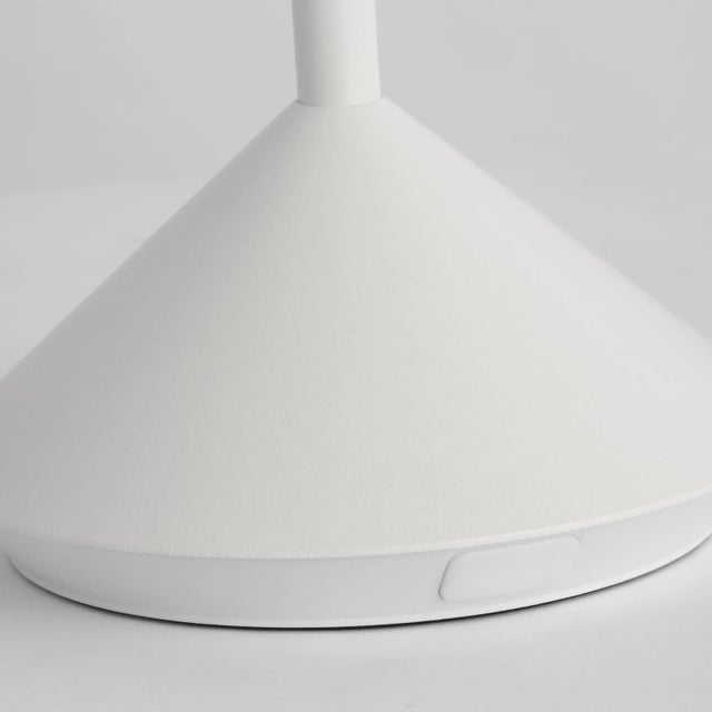 2020s Sean Lavin by Visual Comfort Modern Moneta Accent Cordless/Rechargeable Table Lamp in Matte White For Sale - Image 5 of 7