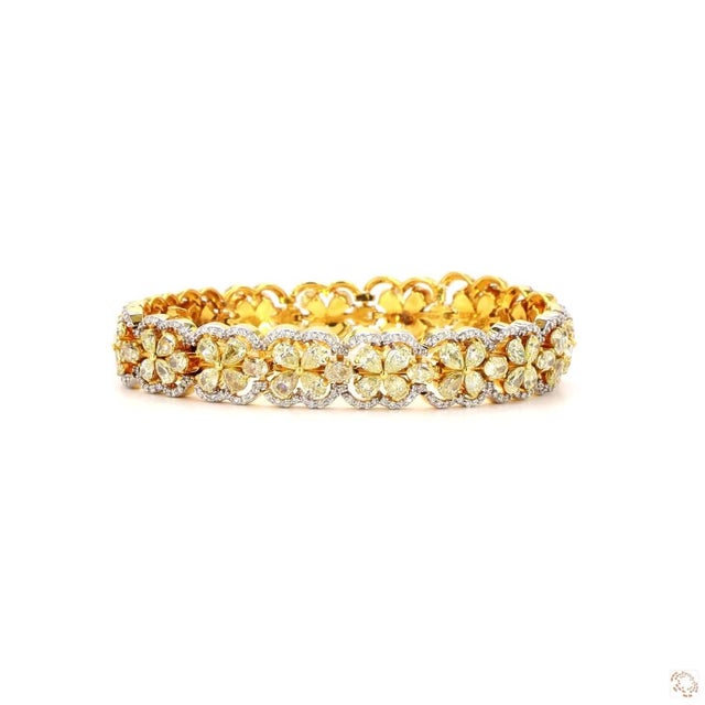 Metal 1.67 Carat Round Brilliant Cut White Diamond Yellow Diamond Gold Bracelet For Sale - Image 7 of 9