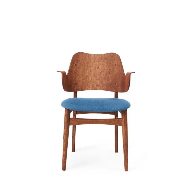 Gesture Chair Vidar Teak Oiled Oak Sea Blue by Warm Nordic Dimensions: D56 x W53 x H 80 cm Material: Teak or white oiled...