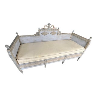 18th Century Style Sweedish Gustavian Rustic Country House Daybed Sofa For Sale