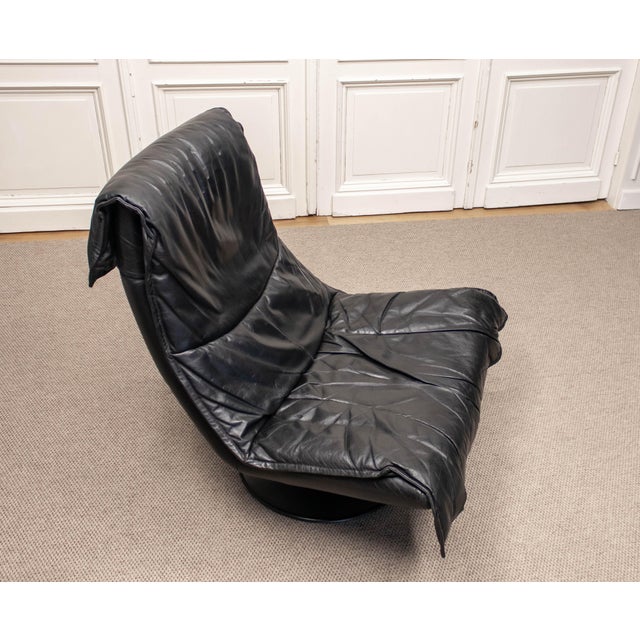 Vintage Butterfly Swivel Chair in Black Leather, 1970s For Sale - Image 4 of 10