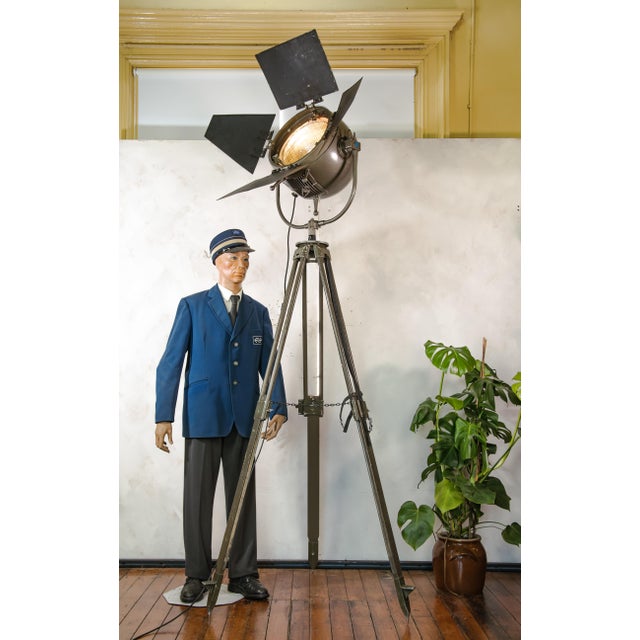 Industrial Fiberglass Film Studio Spotlight Floor Lamp from Mole-Richardson, England, 1950s For Sale - Image 3 of 18